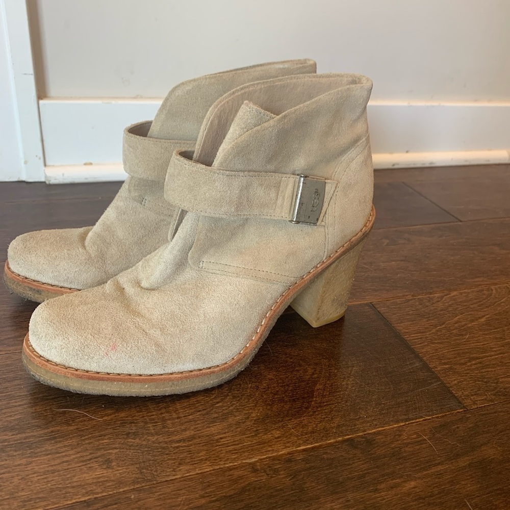 Ugg heeled booties with fur and adjustable straps 8 women’s